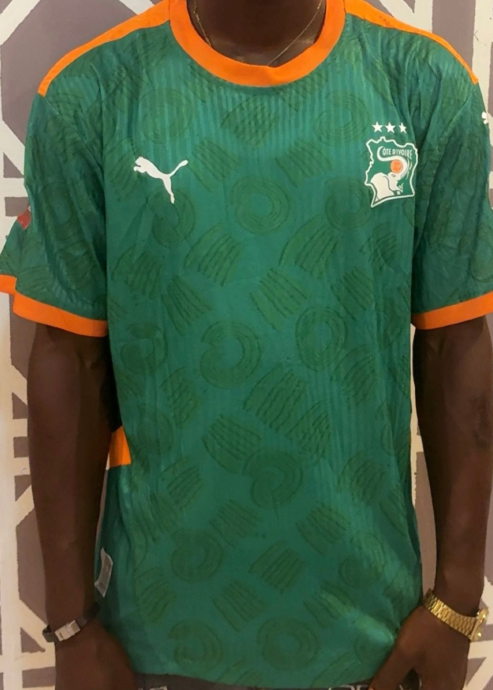 Maillot de la côte d'Ivoire pro max , avec le logo de la Can , toutes les tailles disponibles .