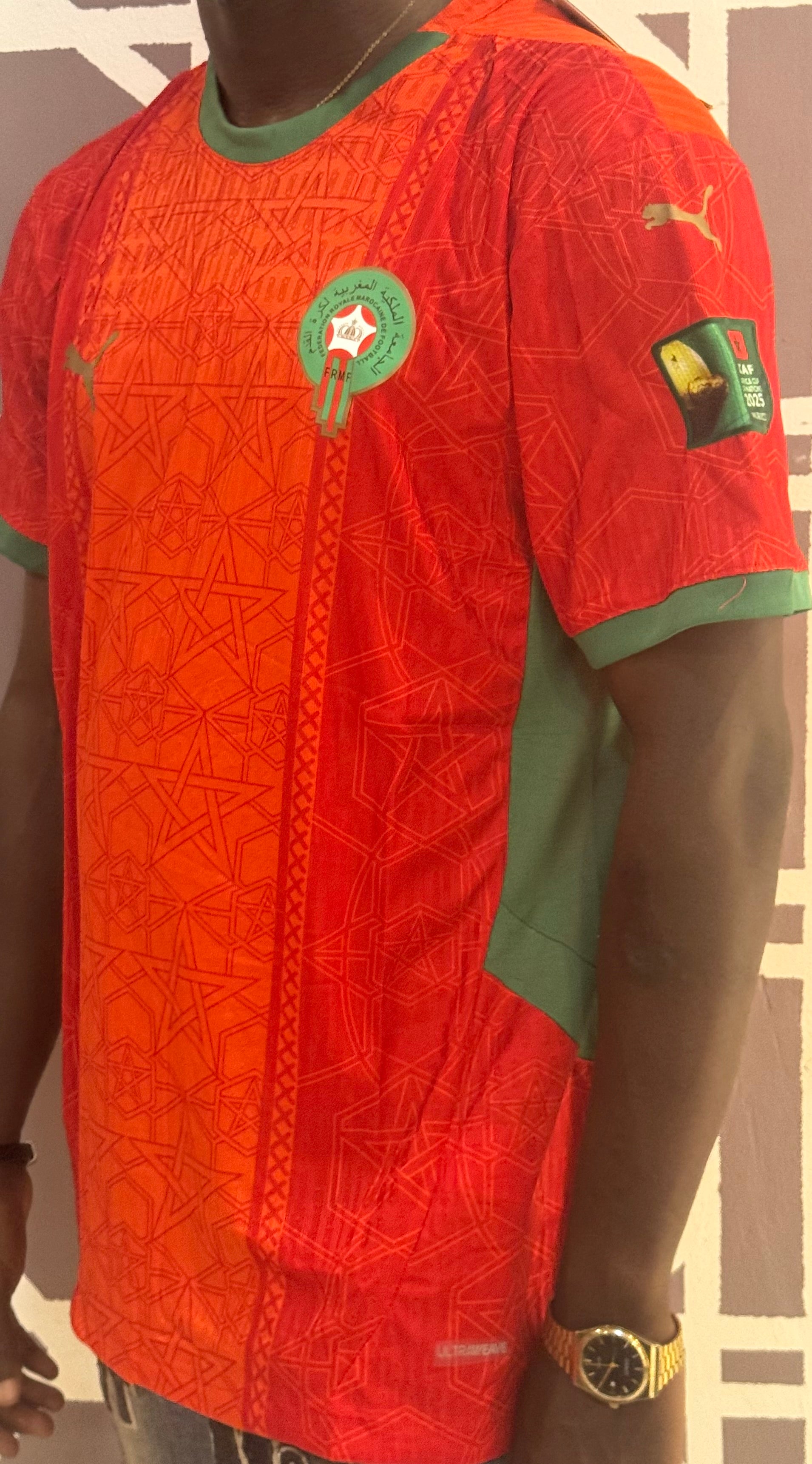 Maillot de Maroc pro max , avec le logo de Can , toutes les tailles sont disponibles .