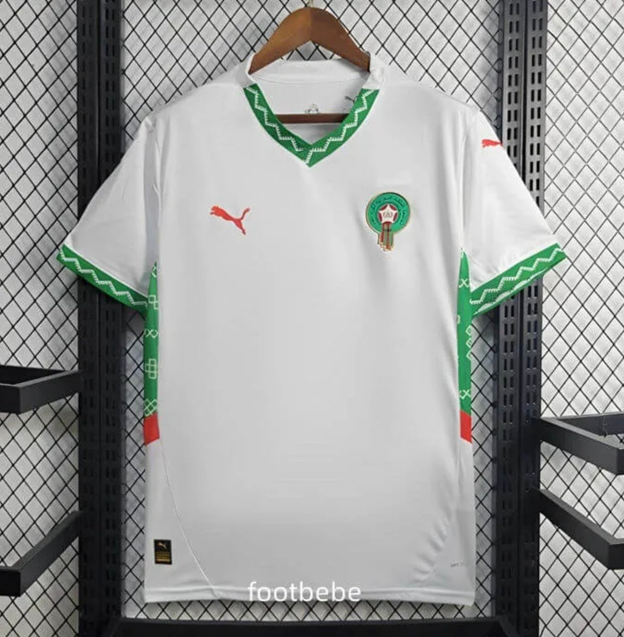 Maillot de Maroc pro max , avec le logo de Can , toutes les tailles sont disponibles .