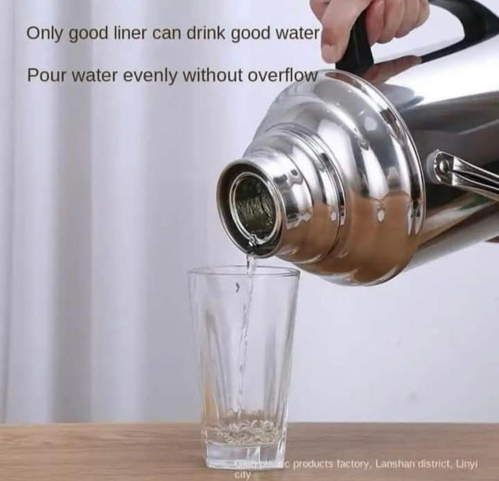 Prix : 9000f au lieu de 18000f .            C’est le moment d’en profiter, commande vite pour réserver la vôtre.Thermos qui permet de garder de l’eau chaude pendant 2 à 3 jours . Description : mesure 3,2 litres , acier inoxydable et très solide.