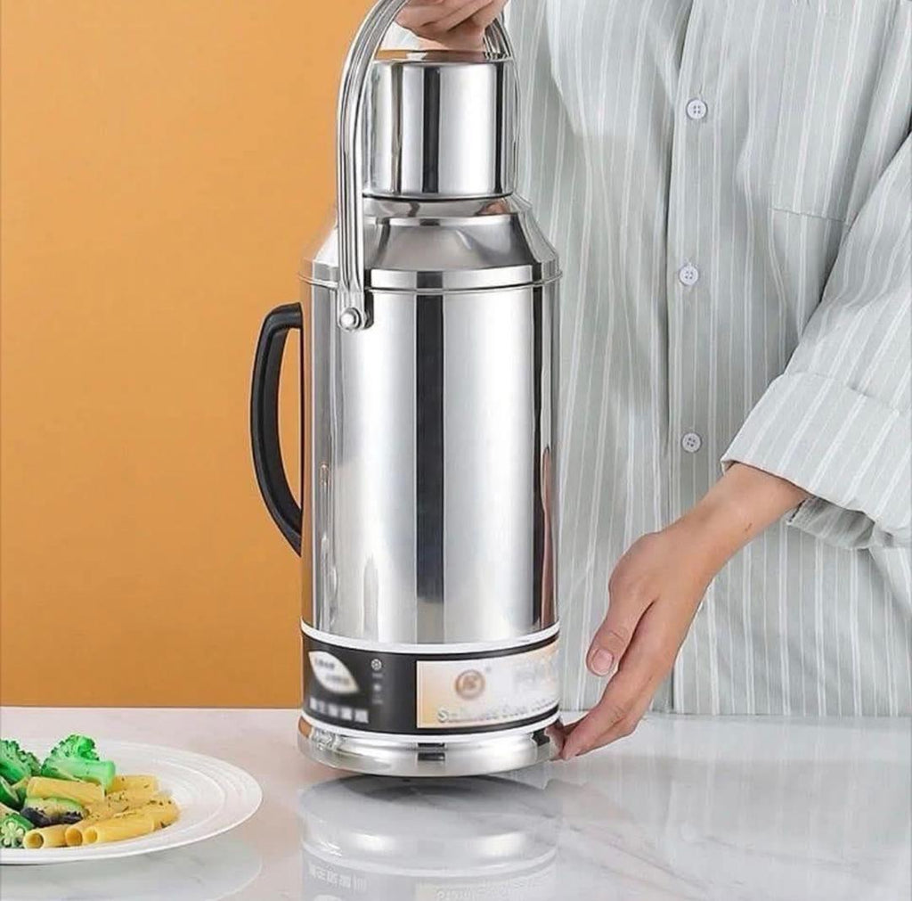 Prix : 9000f au lieu de 18000f .            C’est le moment d’en profiter, commande vite pour réserver la vôtre.Thermos qui permet de garder de l’eau chaude pendant 2 à 3 jours . Description : mesure 3,2 litres , acier inoxydable et très solide.