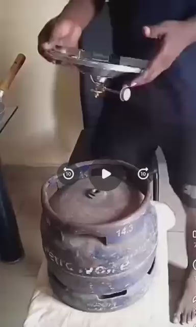 Prix : 5000f au lieu de 9000f .            Tête de faitout , mini cuisinière à gaz , brûleur à gaz extérieur, coupe vent en fer haute , très résistant et inoxydable.